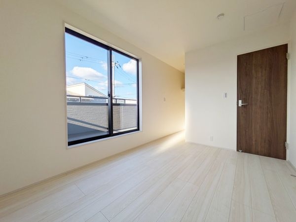 草津市新浜町　新築一戸建て　２期　１号棟