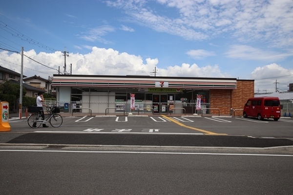 伊丹市安堂寺町６丁目の土地(セブンイレブン伊丹南野5丁目店)