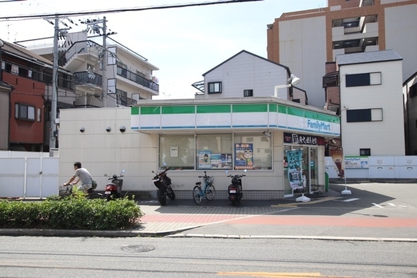 モンセーヌ塚本(ファミリーマート野里一丁目店)