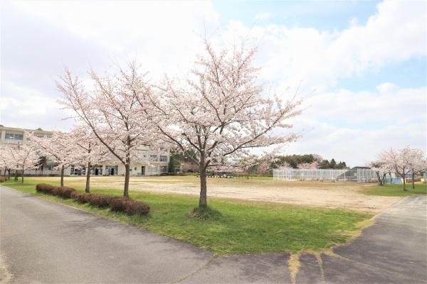 名張市すずらん台西３番町の土地