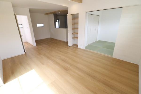 橿原市菖蒲町１丁目の中古一戸建て
