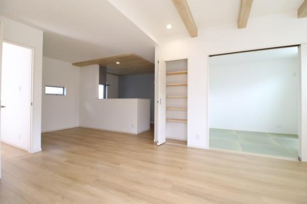 橿原市菖蒲町１丁目の中古一戸建て