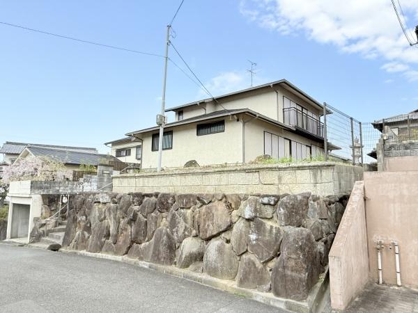 奈良市鳥見町２丁目の中古一戸建
