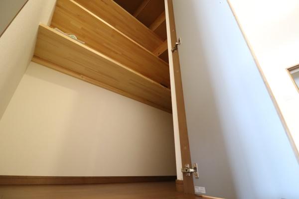 奈良市中登美ヶ丘１丁目の中古一戸建て