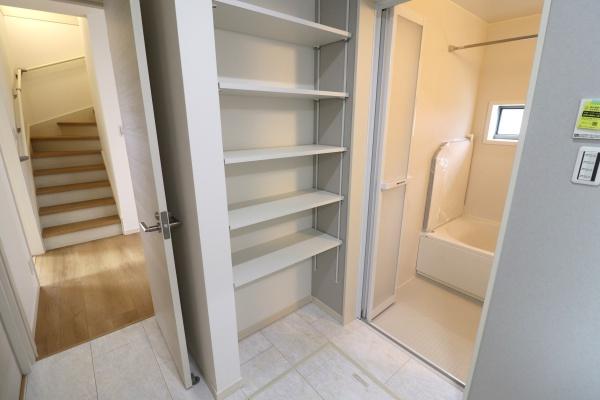 大和郡山市小泉町の新築一戸建