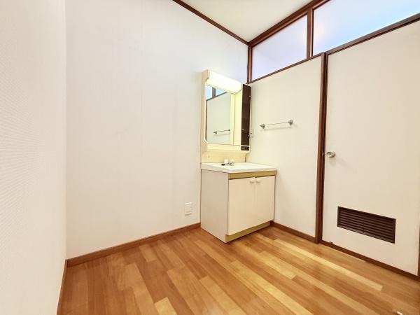 奈良市中登美ヶ丘１丁目の中古一戸建て