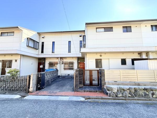 奈良市中登美ヶ丘１丁目の中古テラスハウス