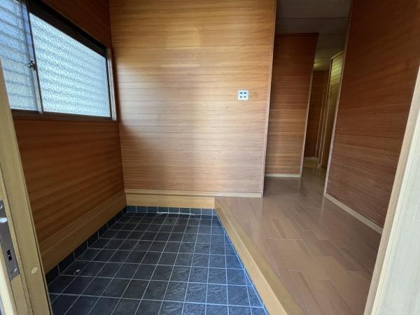 彦根市長曽根南町の中古一戸建