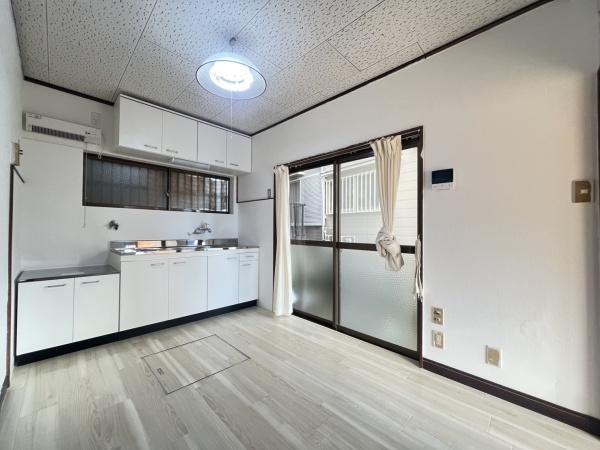 大和郡山市西田中町の中古テラスハウス