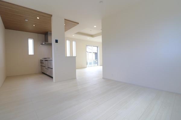 奈良市平松５丁目の新築一戸建