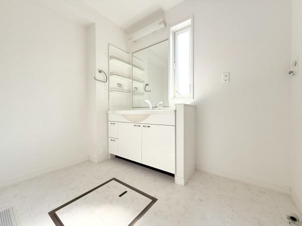 奈良市西登美ヶ丘1丁目の中古一戸建て(洗面台・洗面所)