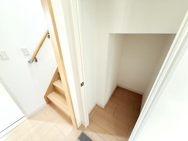 奈良市西登美ヶ丘1丁目の中古一戸建て(収納)