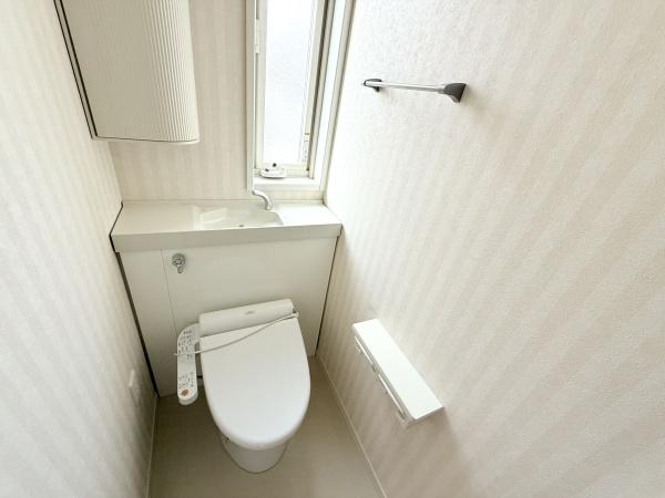 奈良市西登美ヶ丘1丁目の中古一戸建て(トイレ)