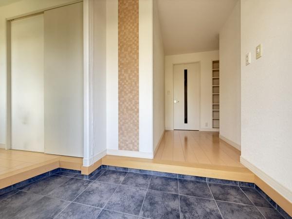 奈良市西登美ヶ丘１丁目の中古一戸建
