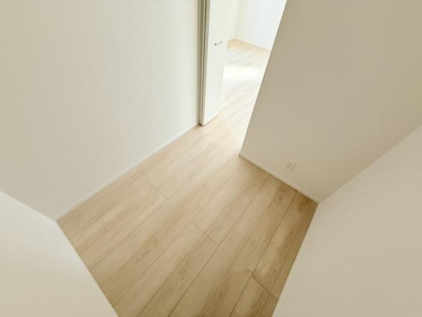 木津川市木津南後背の新築一戸建(収納)