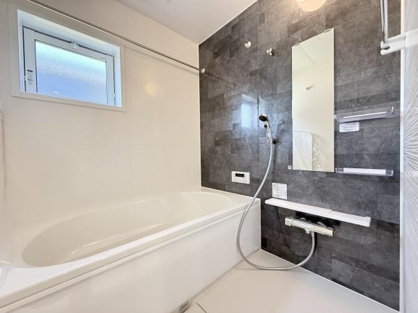 奈良市杏町の新築一戸建(バス)