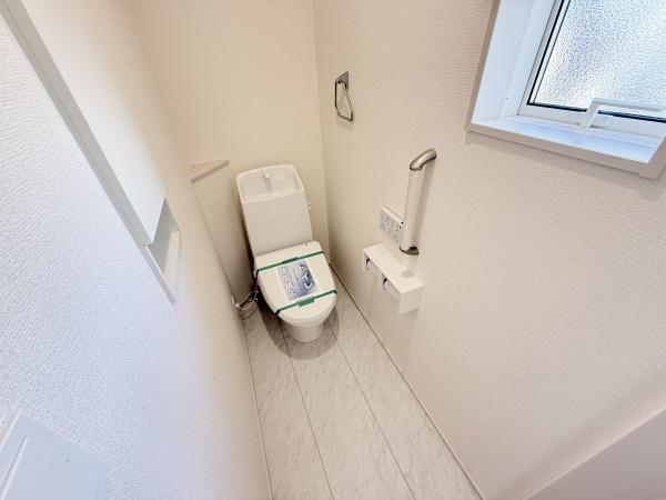 奈良市杏町の新築一戸建(トイレ)