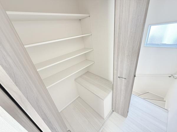 奈良市杏町の新築一戸建(収納)