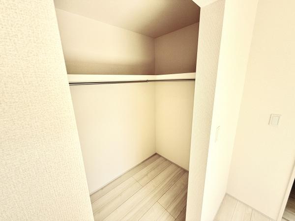 奈良市杏町の新築一戸建(収納)