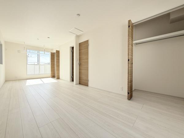 奈良市杏町の新築一戸建(洋室)