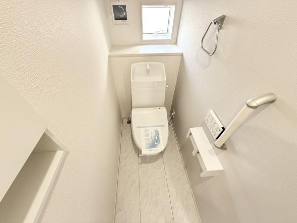 奈良市杏町の新築一戸建(トイレ)