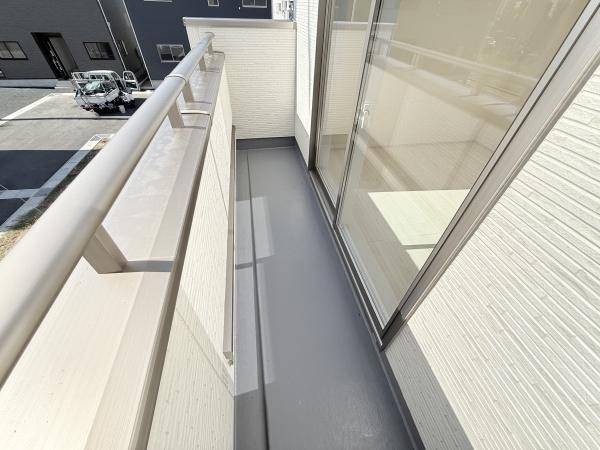 奈良市杏町の新築一戸建(バルコニー)