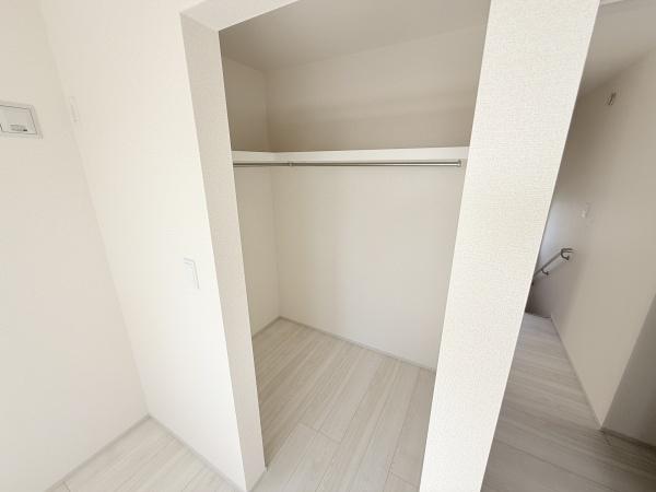 奈良市杏町の新築一戸建(収納)