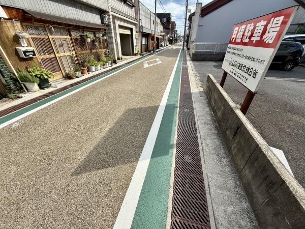 伊賀市上野紺屋町の中古一戸建て(前面道路含む現地写真)