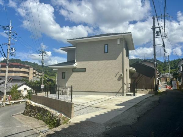奈良市白毫寺町の中古一戸建て