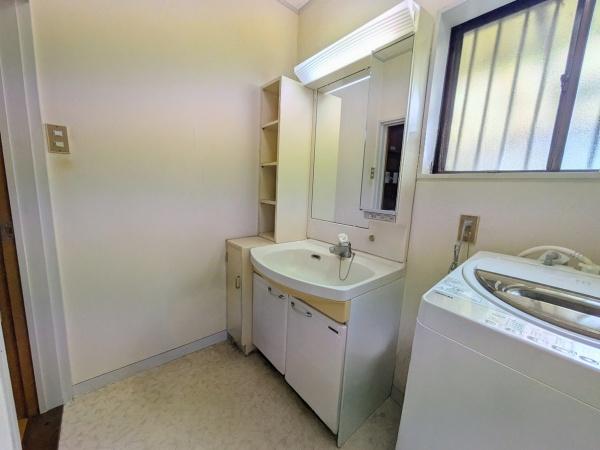 木津川市山城町平尾上垣内の中古一戸建て(洗面台・洗面所)