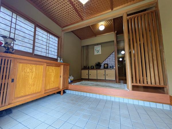 木津川市山城町平尾上垣内の中古一戸建て(玄関)