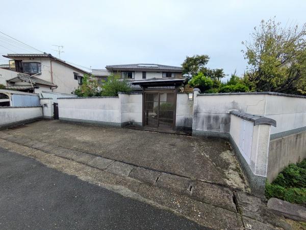 木津川市山城町平尾上垣内の中古一戸建て(前面道路含む現地写真)