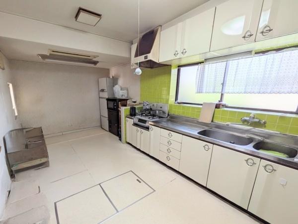 木津川市山城町平尾上垣内の中古一戸建て(キッチン)