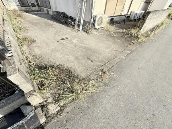奈良市北永井町の中古一戸建て(駐車場)