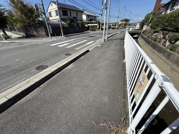 磯城郡川西町大字結崎の土地(前面道路含む現地写真)