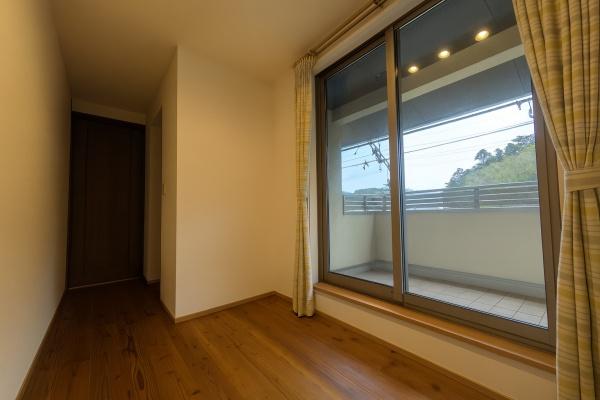 奈良市来迎寺町の中古一戸建て(リビング)