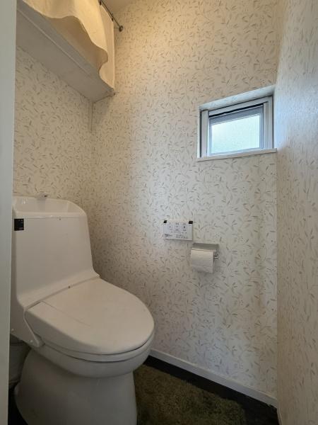 大和郡山市下三橋町の中古一戸建て(トイレ)