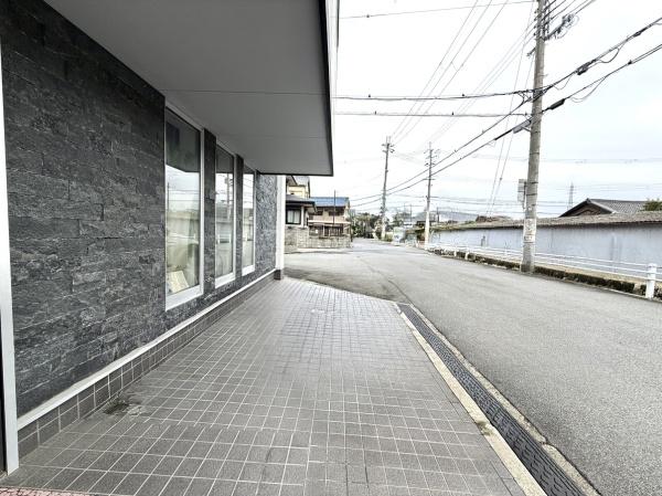 大和郡山市下三橋町の中古一戸建て(駐車場)