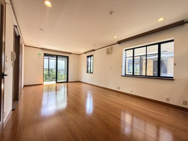 奈良市四条大路南町の中古一戸建て