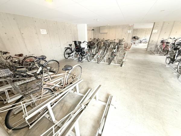 プレステ12番館