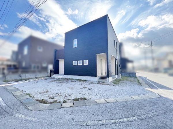 大型ルーフバルコニー付き築浅戸建！