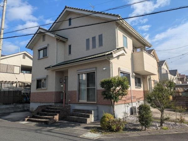 吹き抜けやロフトがある角地戸建！