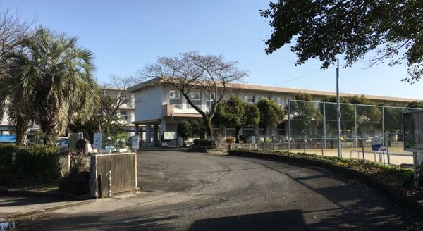 宮崎市平和が丘西町の土地(宮崎市立池内小学校)