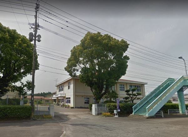 児湯郡都農町大字川北心見の土地(都農町立都農東小学校)