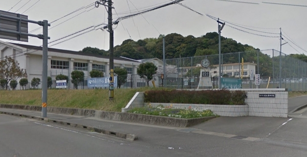 宮崎市佐土原町西上那珂の土地(宮崎市立佐土原中学校)