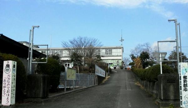 西都市大字鹿野田の中古一戸建て(西都市立都於郡小学校)