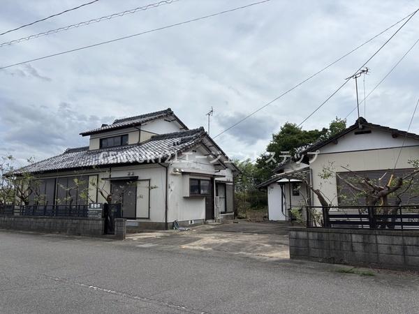 西都市大字三宅の中古一戸建て
