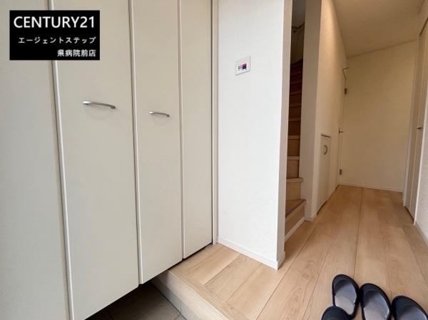 宮崎市大字赤江の新築一戸建(玄関)