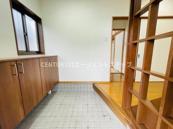 宮崎市生目台東4丁目の中古一戸建て(玄関)