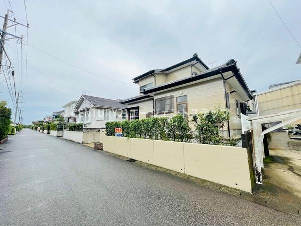 宮崎市生目台東4丁目の中古一戸建て(前面道路含む現地写真)